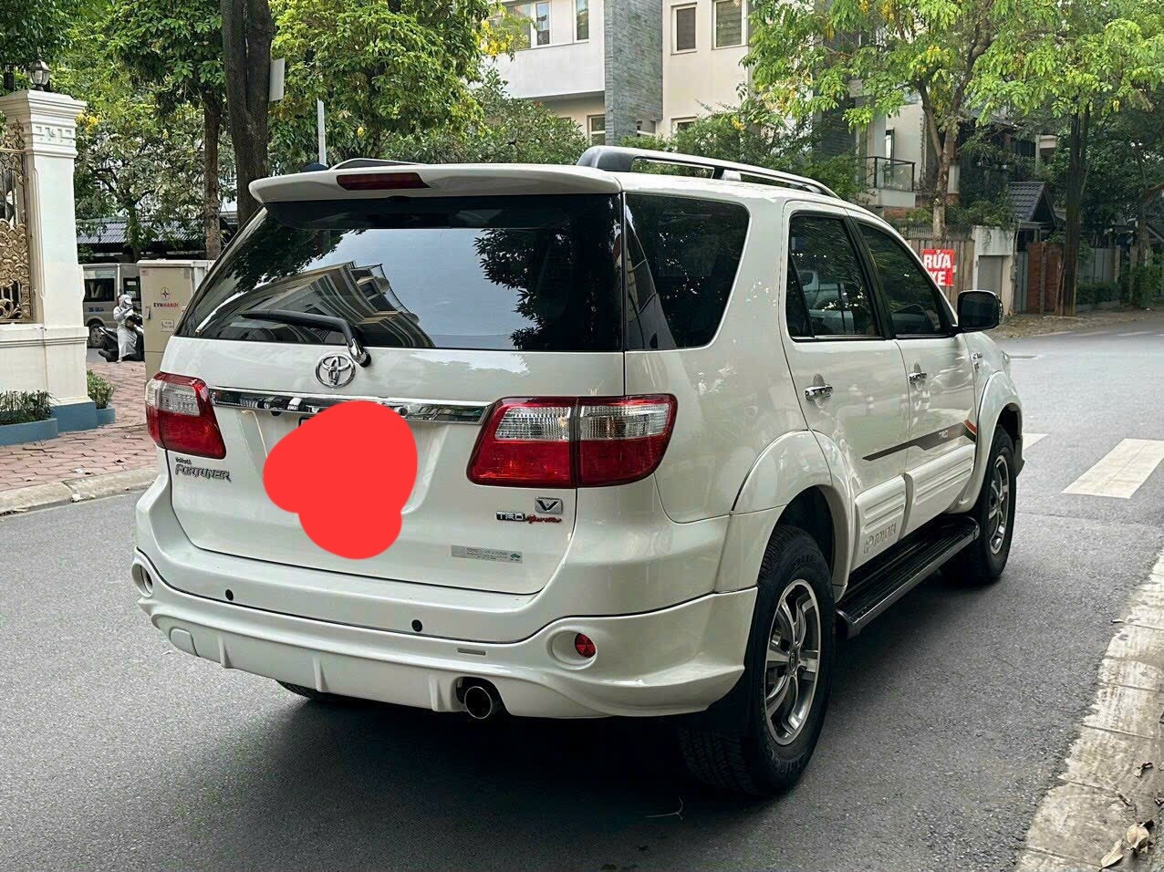 Toyota Fortuner TRD Sportivo 4x4 AT 2011 - Ngoại thất 1