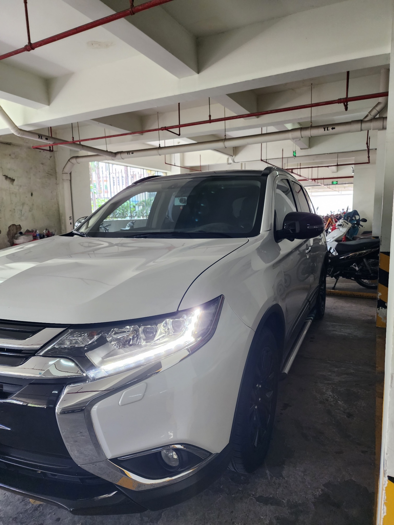 Mitsubishi Outlander 2.4 CVT Special Edition 2019 - Ngoại thất 2