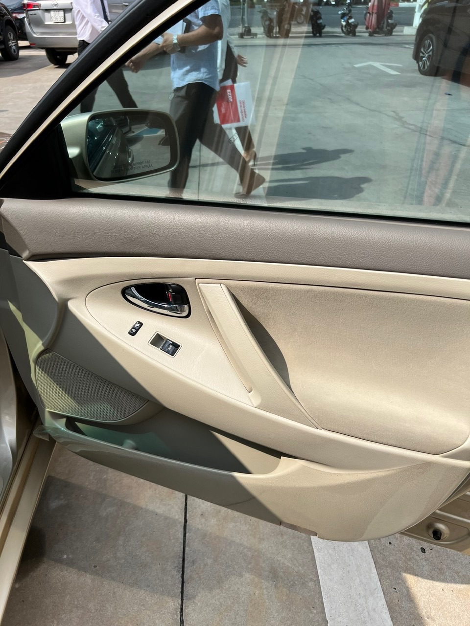 Toyota Camry LE 2.5 2010 - Nội thất 1