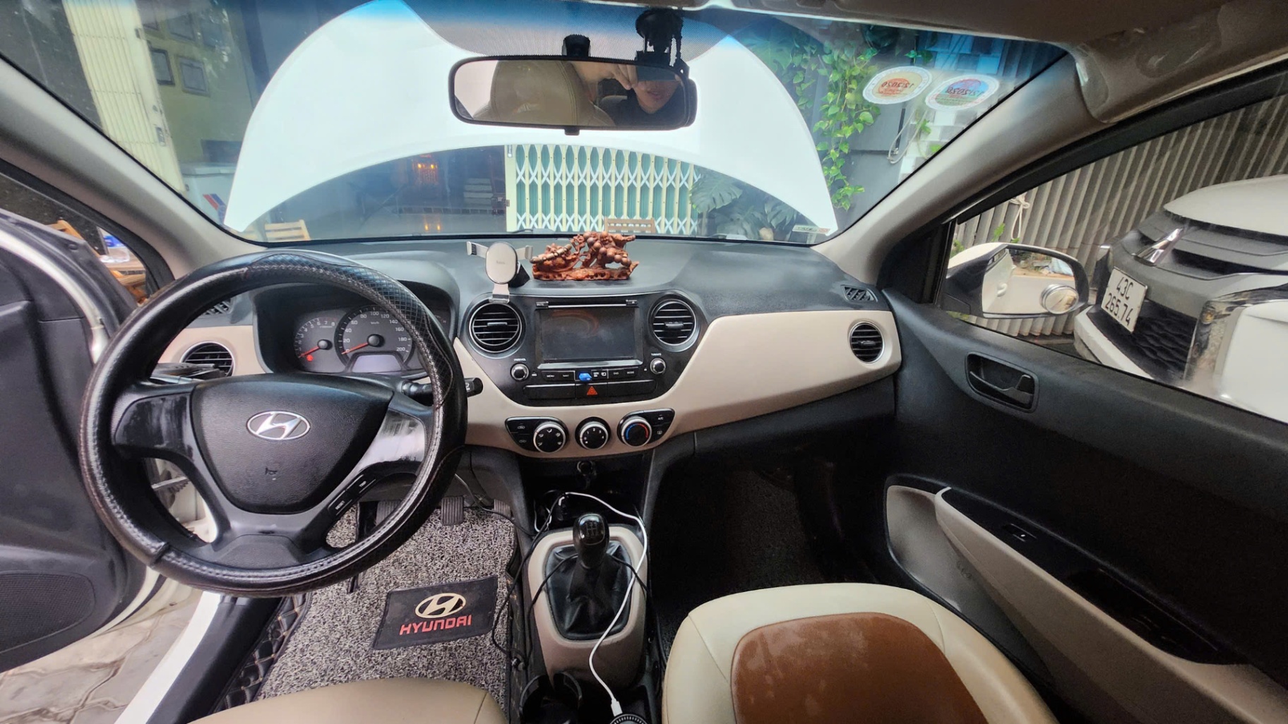 Hyundai I10 Grand 1.2 MT Base 2017 - Nội thất 1