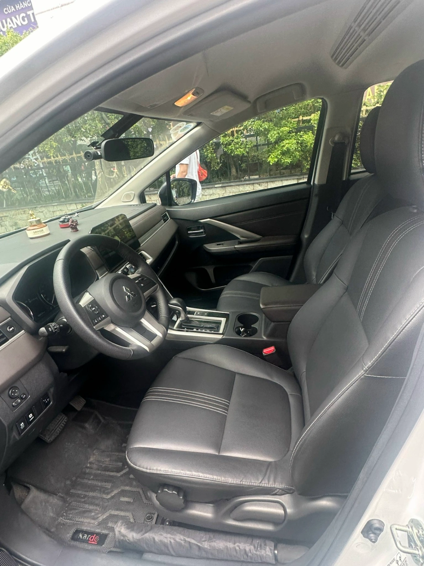 Mitsubishi Xpander Premium 1.5 AT 2022 - Nội thất 4