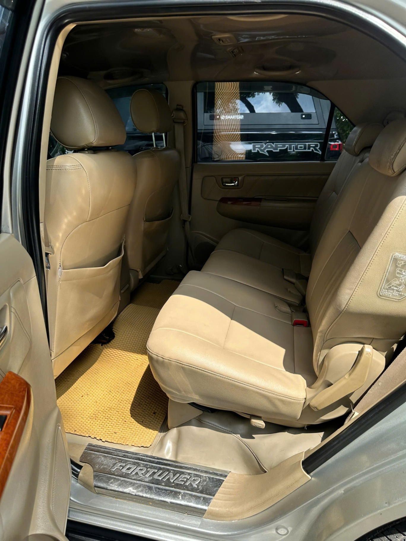 Toyota Fortuner 2.7V 4x4 AT 2010 - Nội thất 10