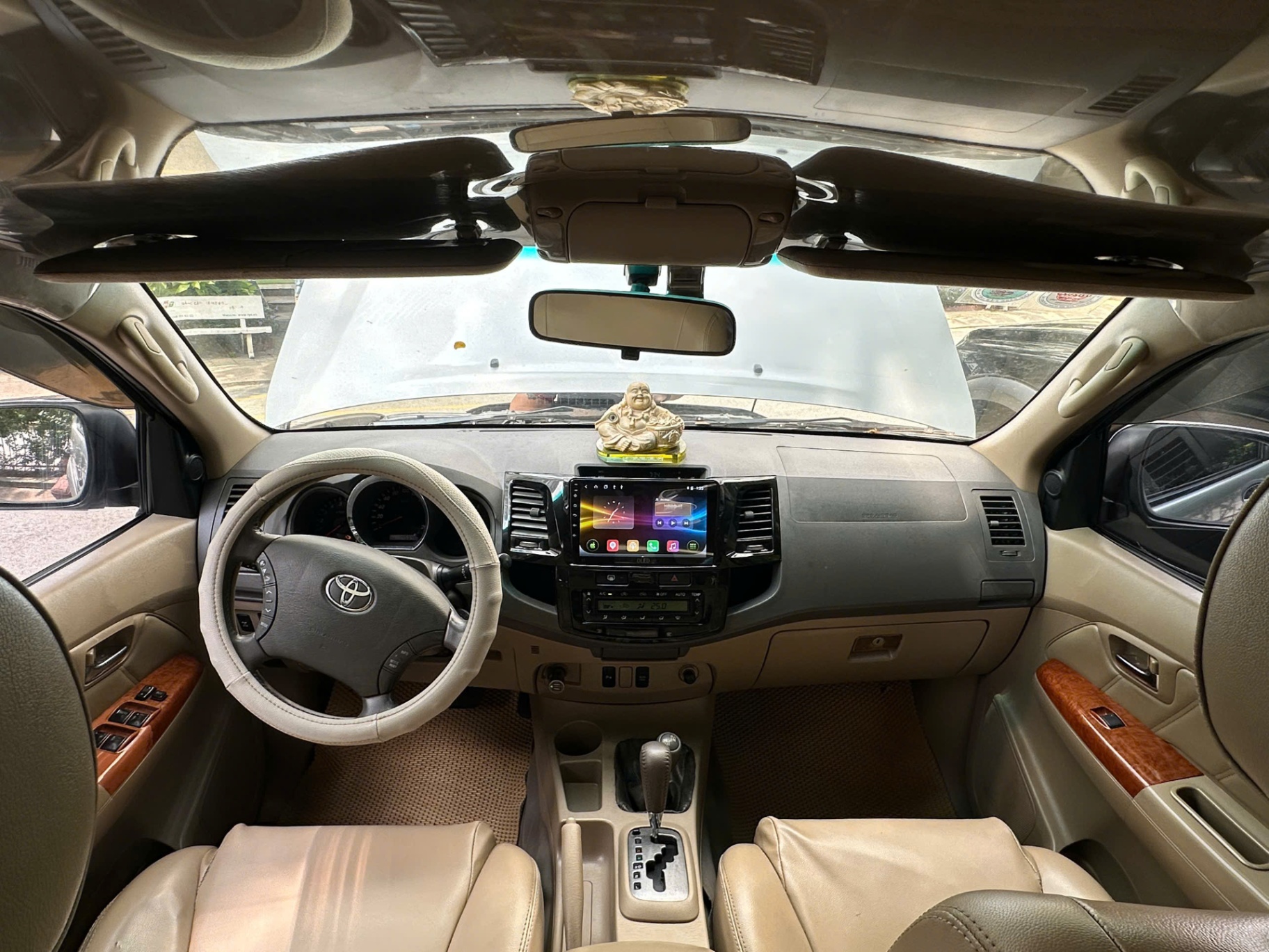 Toyota Fortuner 2.7V 4x4 AT 2010 - Nội thất 12