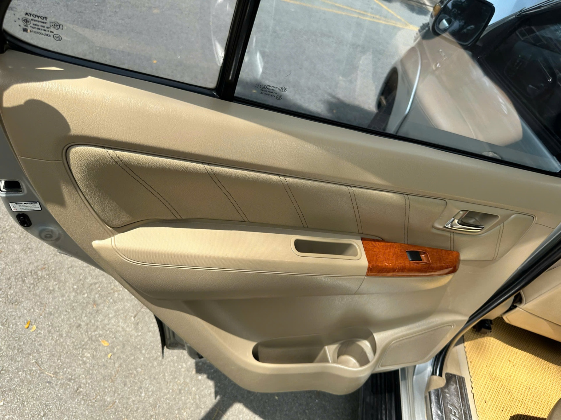 Toyota Fortuner 2.7V 4x4 AT 2010 - Nội thất 11