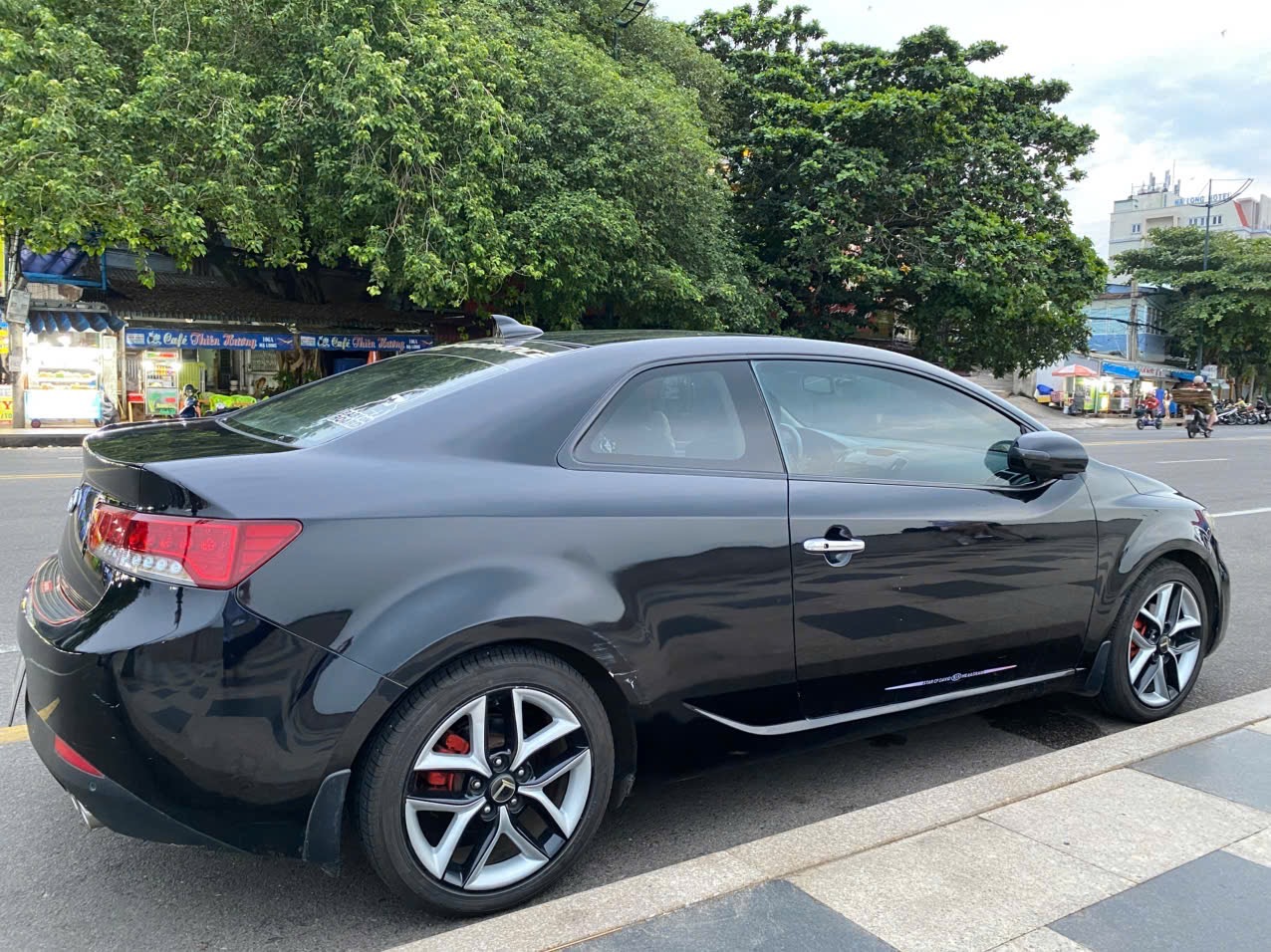 Kia Cerato Koup 2.0 AT 2009 - Ngoại thất 2