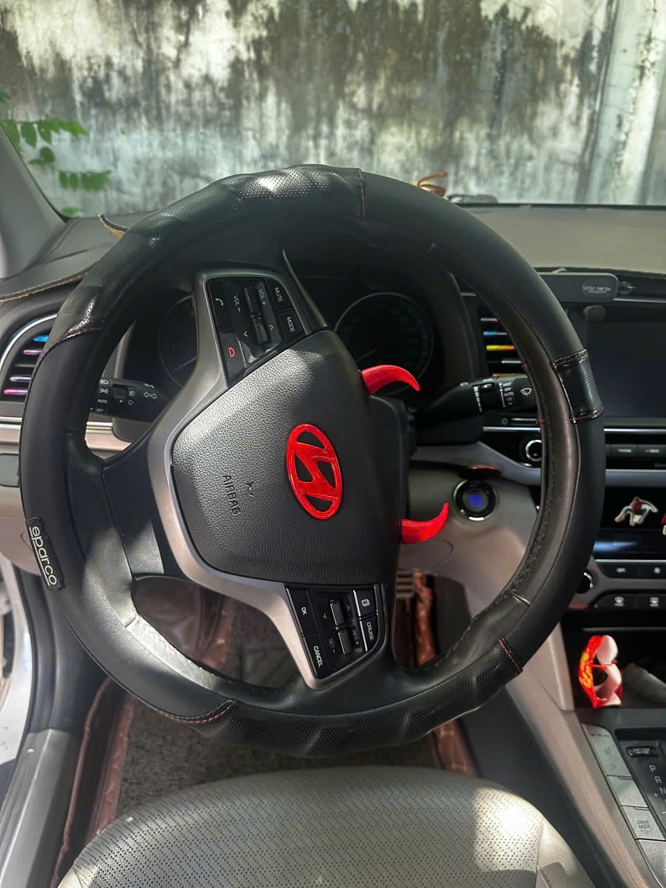 Hyundai Elantra 2.0 AT 2017 - Nội thất 2