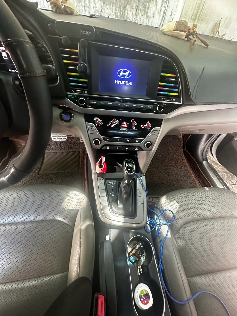 Hyundai Elantra 2.0 AT 2017 - Nội thất 5