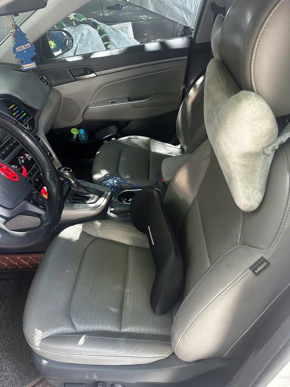 Hyundai Elantra 2.0 AT 2017 - Nội thất 8