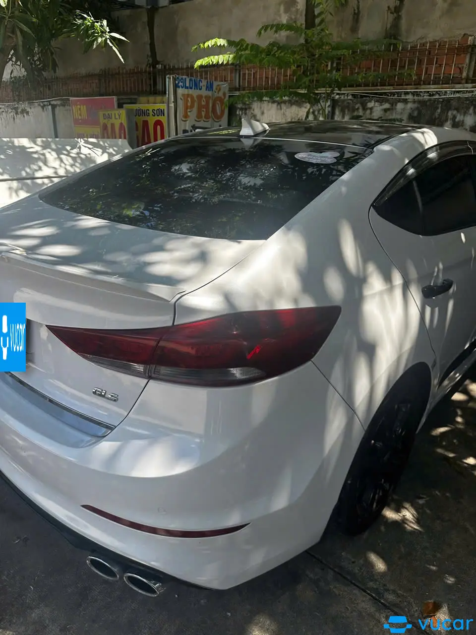 Hyundai Elantra 2.0 AT 2017 - Ngoại thất 7