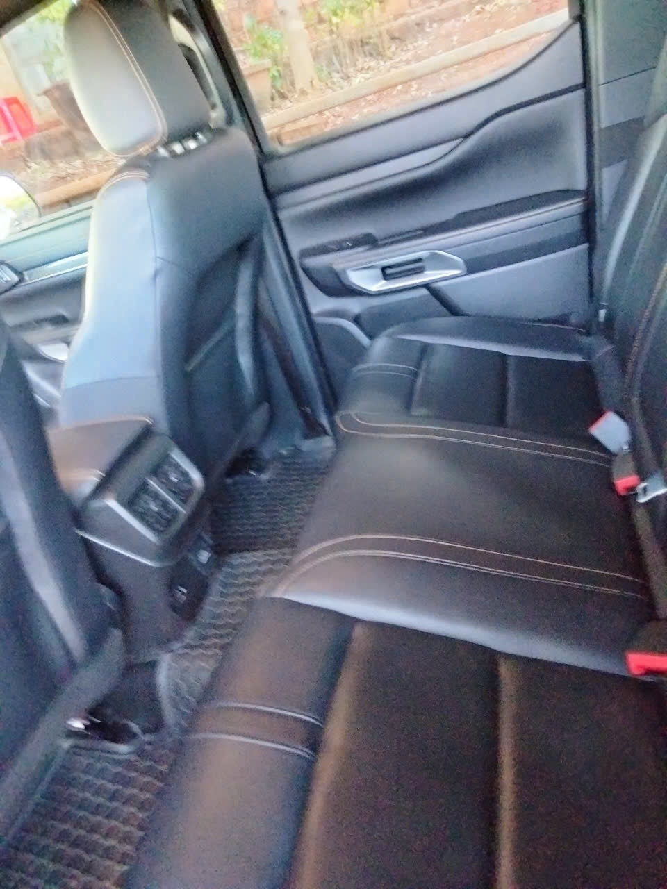 Ford Ranger 2022 - Nội thất 3