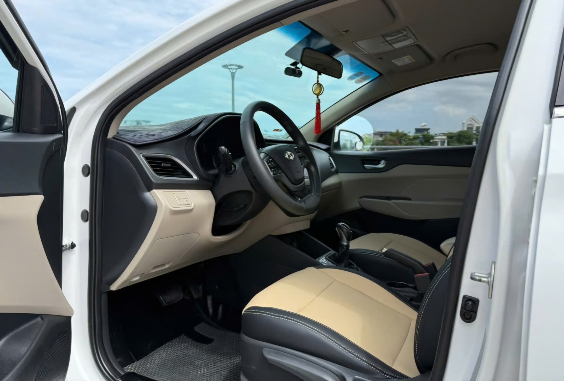 Hyundai Accent 1.4 AT 2020 - Nội thất 1