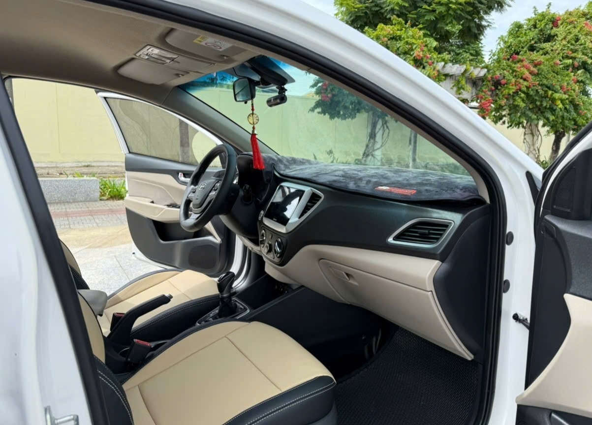 Hyundai Accent 1.4 AT 2020 - Nội thất 2