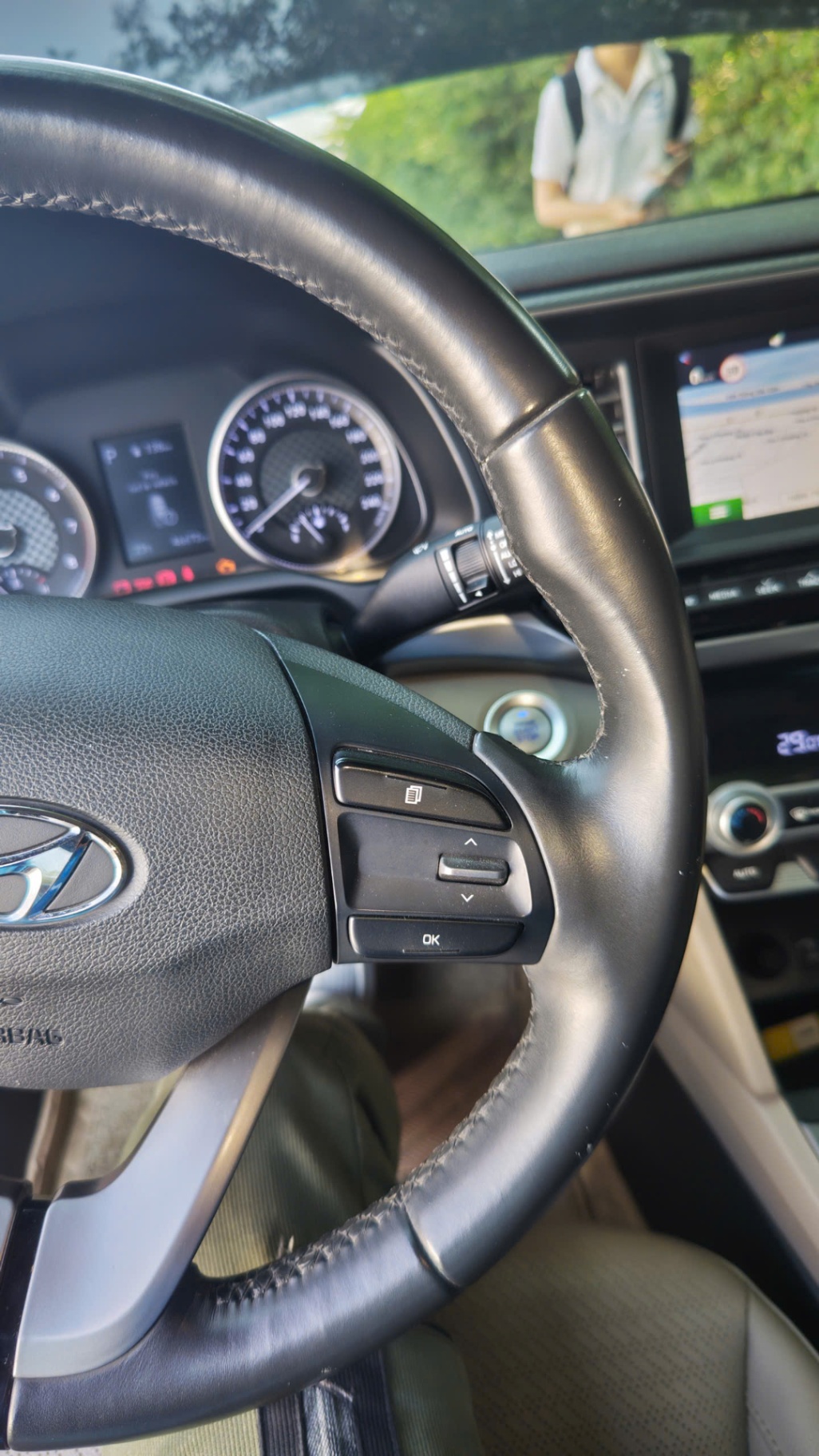 Hyundai Elantra 1.6 AT 2019 - Nội thất 2