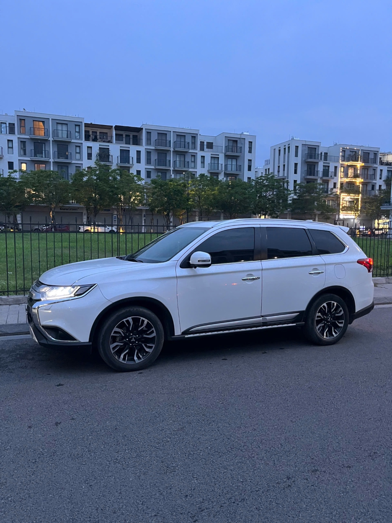 Mitsubishi Outlander Premium 2.0 CVT 2021 - Ngoại thất 3