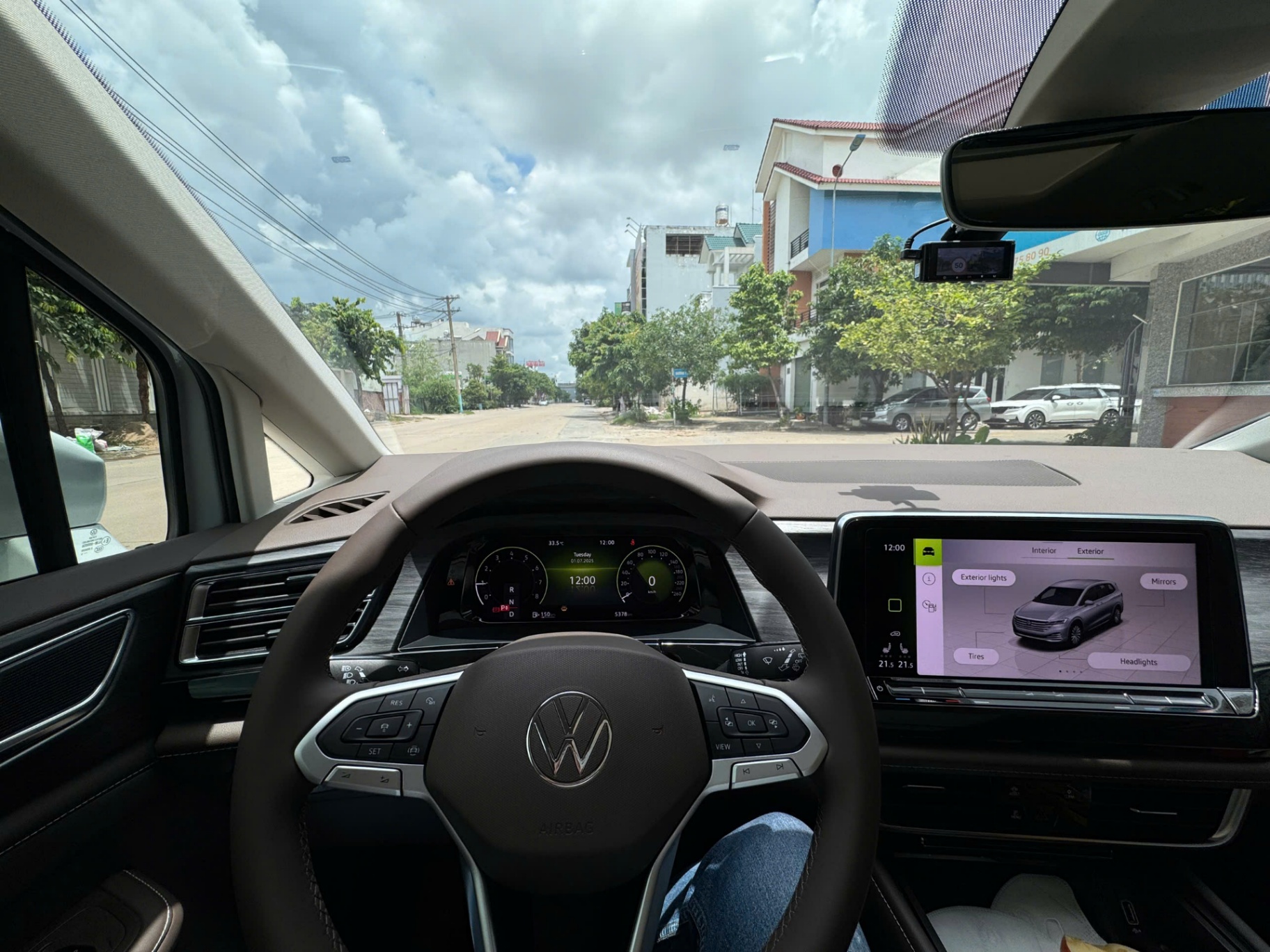 Volkswagen Viloran Luxury 2025 - Nội thất 1