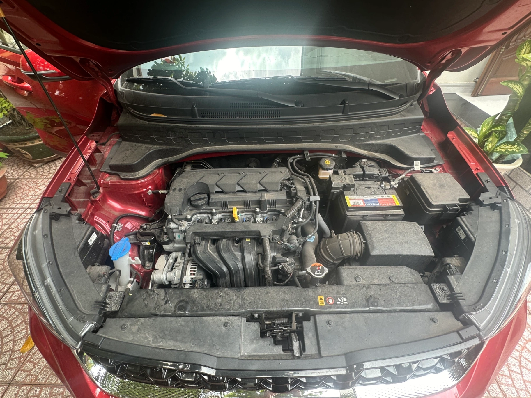 Kia Sonet Deluxe 1.5 AT 2022 - Khoang động cơ 1