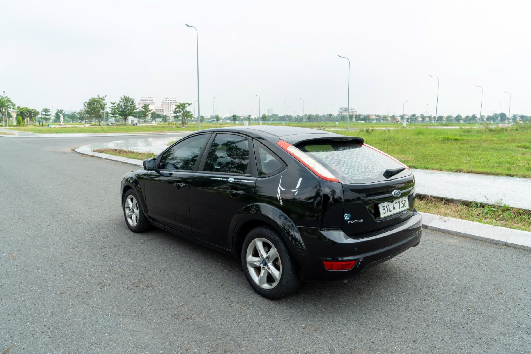 Ford Focus 1.8 AT 2012 - Ngoại thất 2
