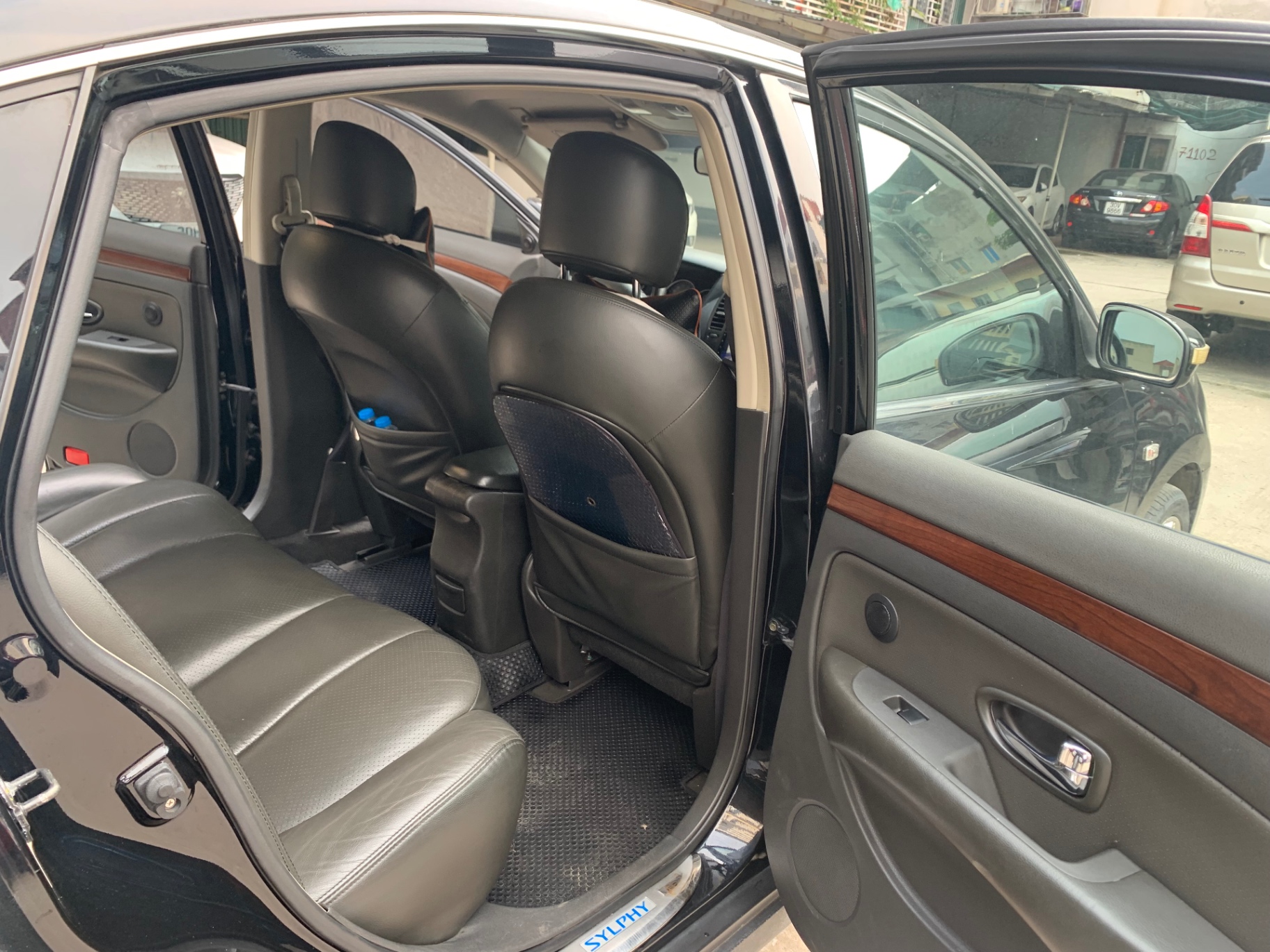 Nissan Bluebird Sylphy 2.0 AT 2009 - Nội thất 2