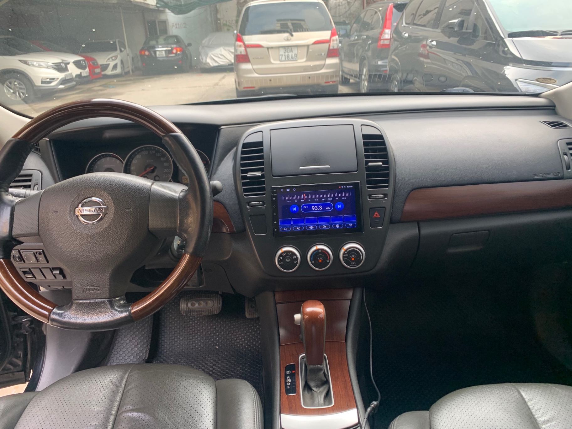 Nissan Bluebird Sylphy 2.0 AT 2009 - Nội thất 3