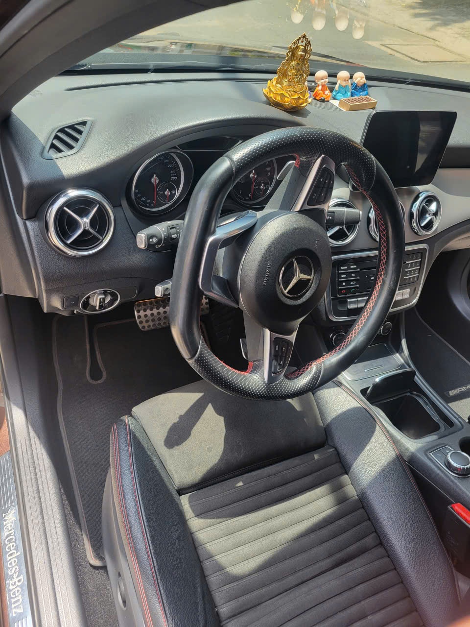 Mercedes Gla class GLA 250 4Matic 2017 - Nội thất 6