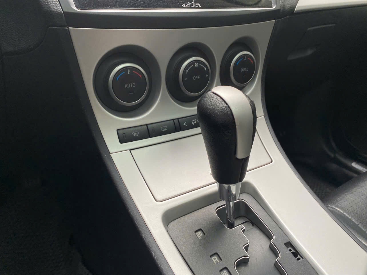 Mazda 3 Hach 2010 - Nội thất 2