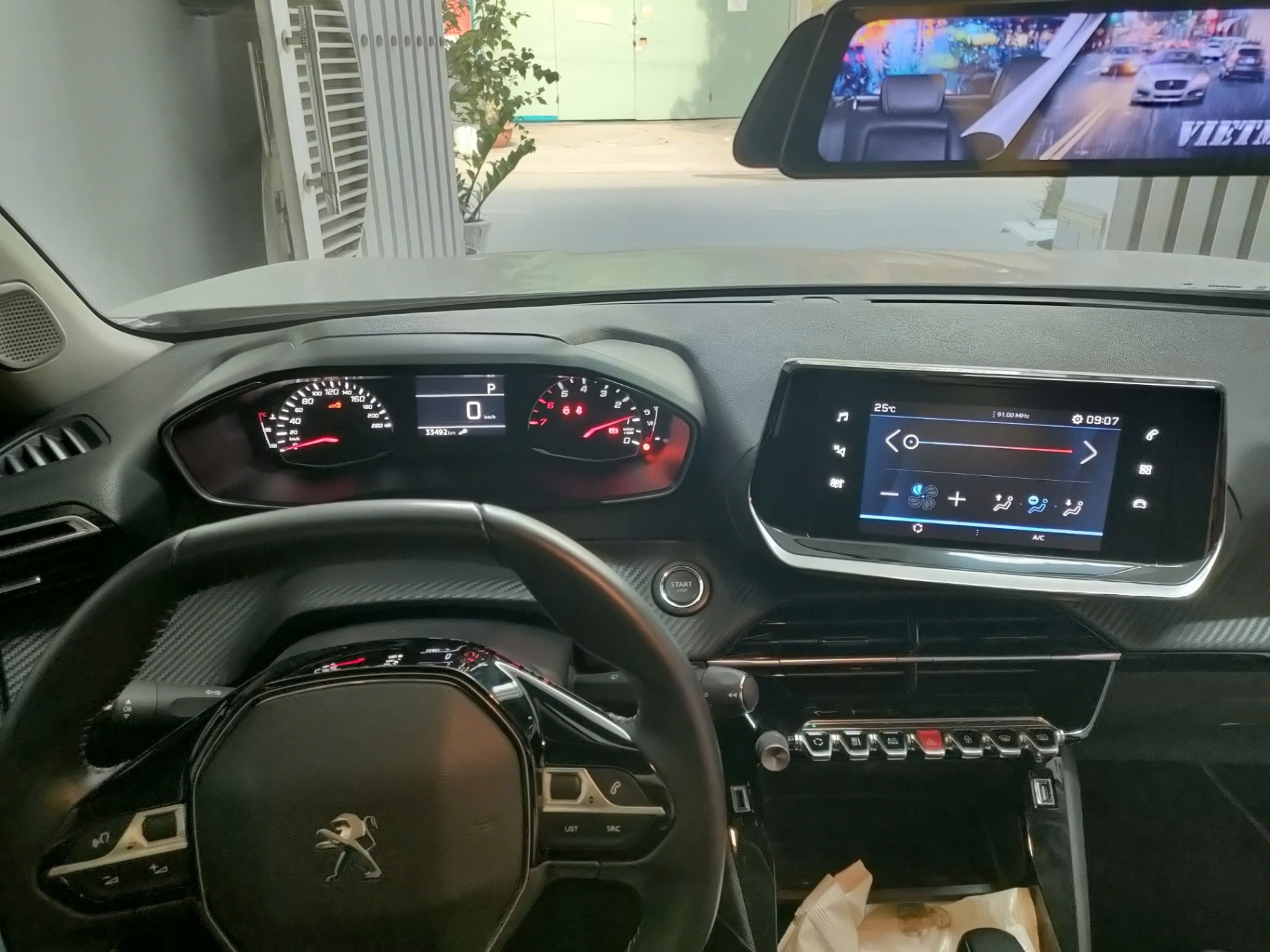 Peugeot 2008 Active 1.2 AT 2020 - Nội thất 2