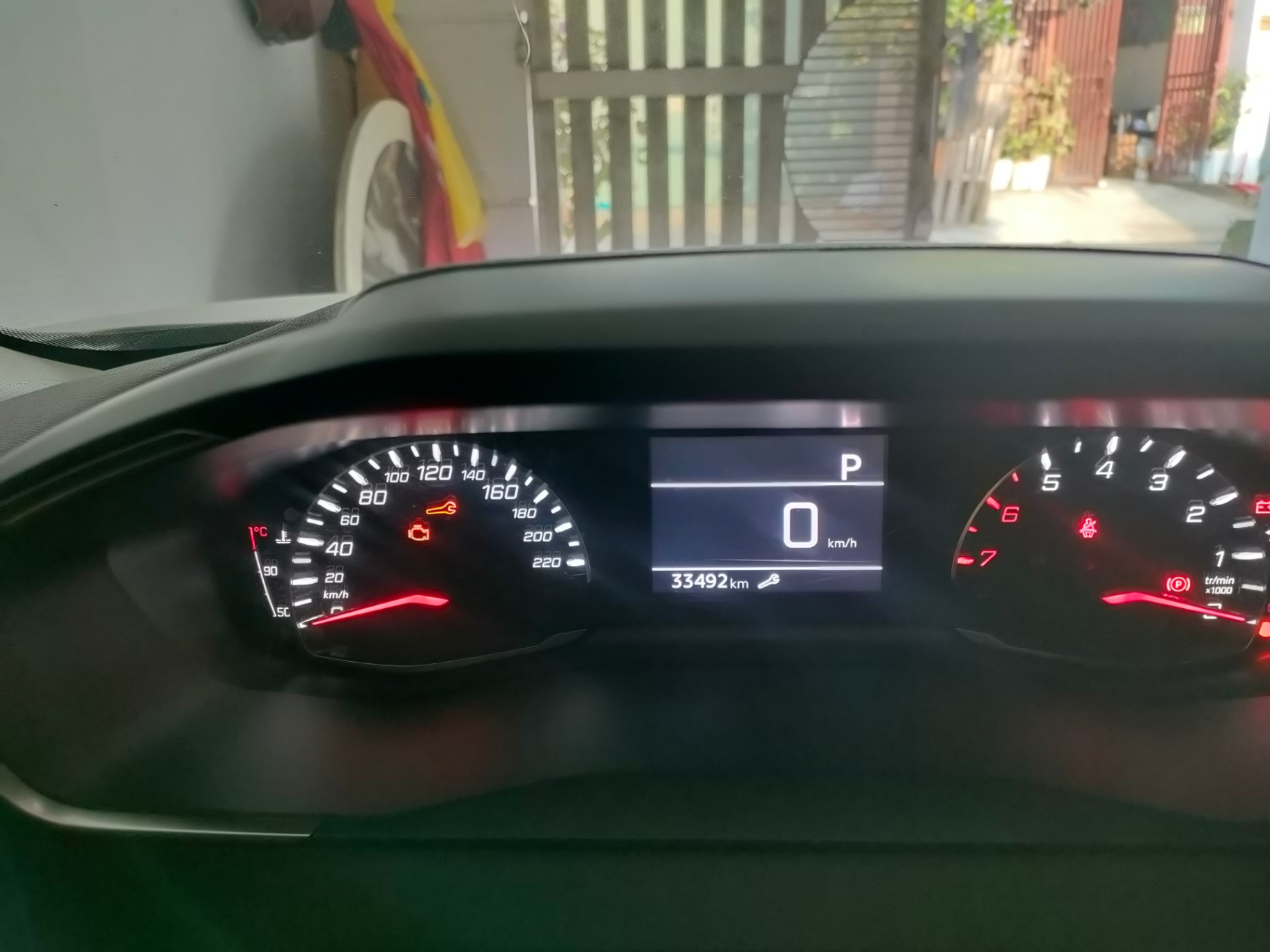 Peugeot 2008 Active 1.2 AT 2020 - Nội thất 1