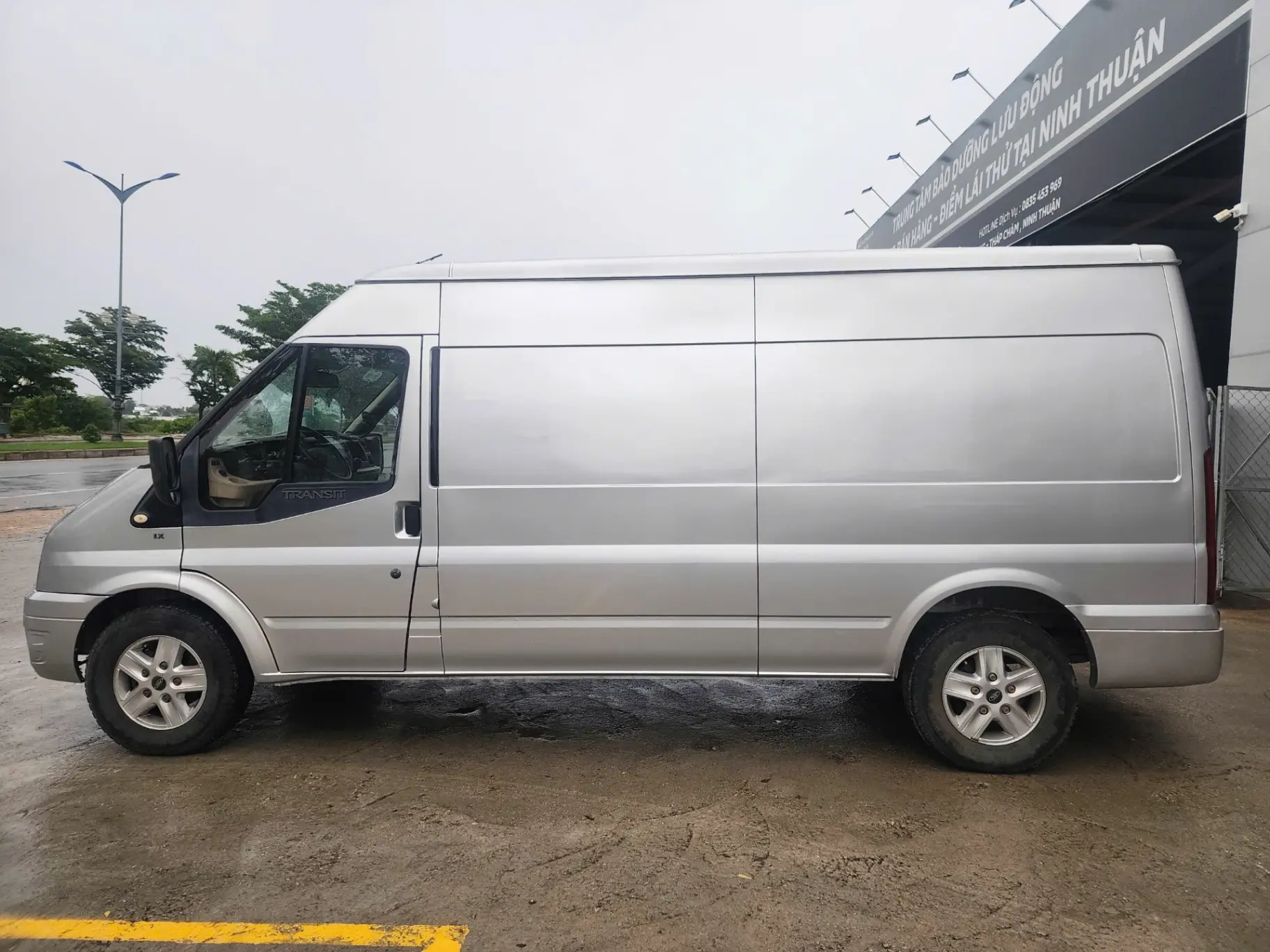 Ford Transit Van 2021 - Ngoại thất 8