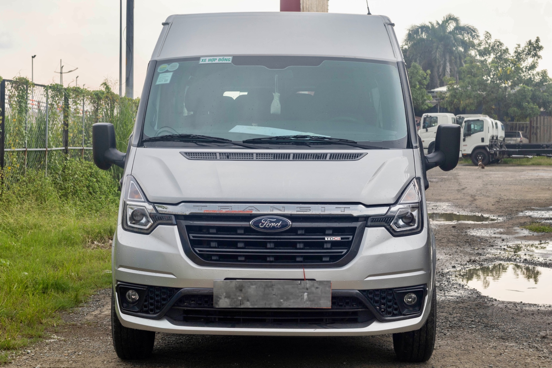 Ford Transit Tiêu chuẩn 2023