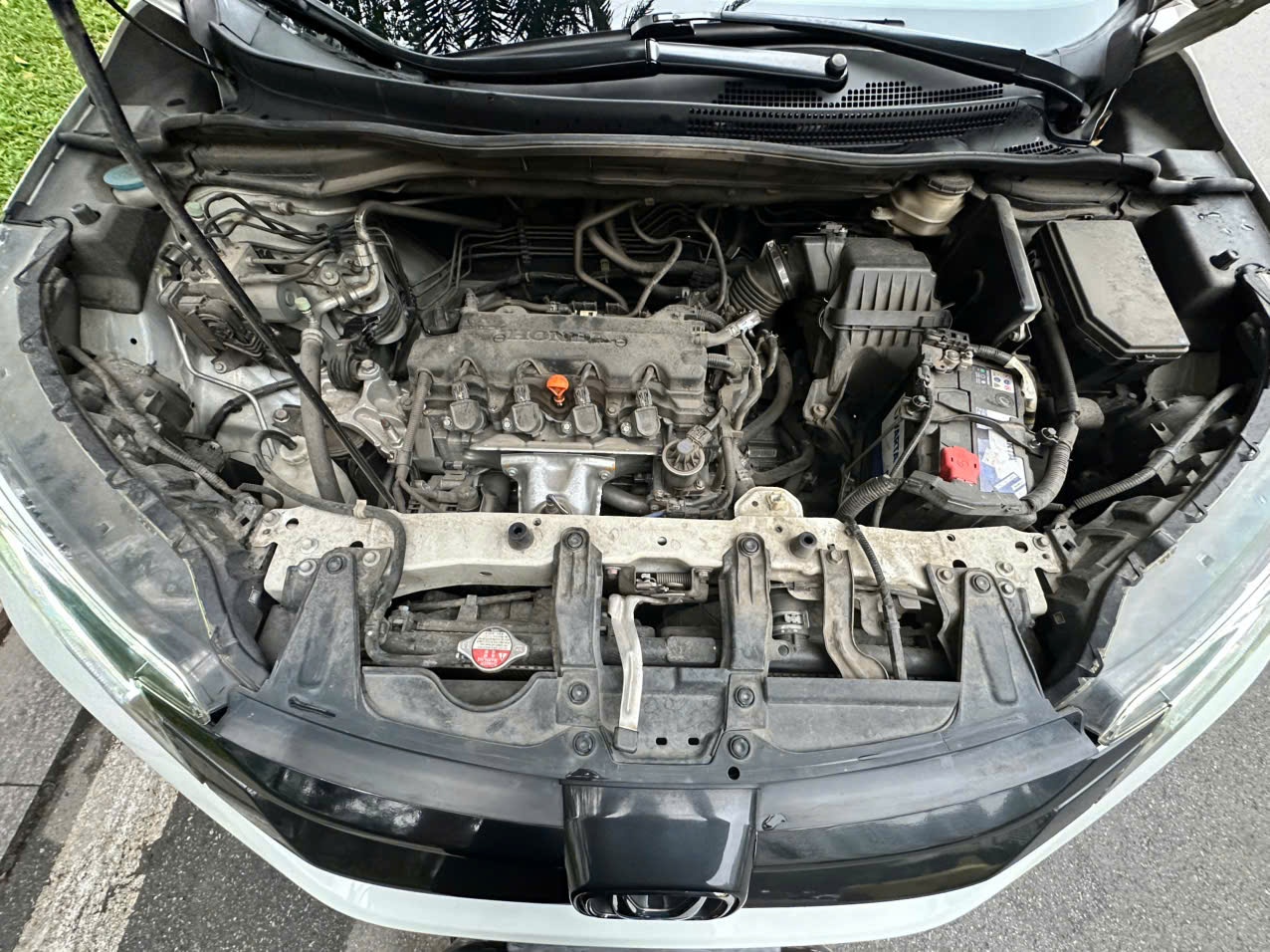 Honda CRV 2.0 AT 2017 - Khoang động cơ 4