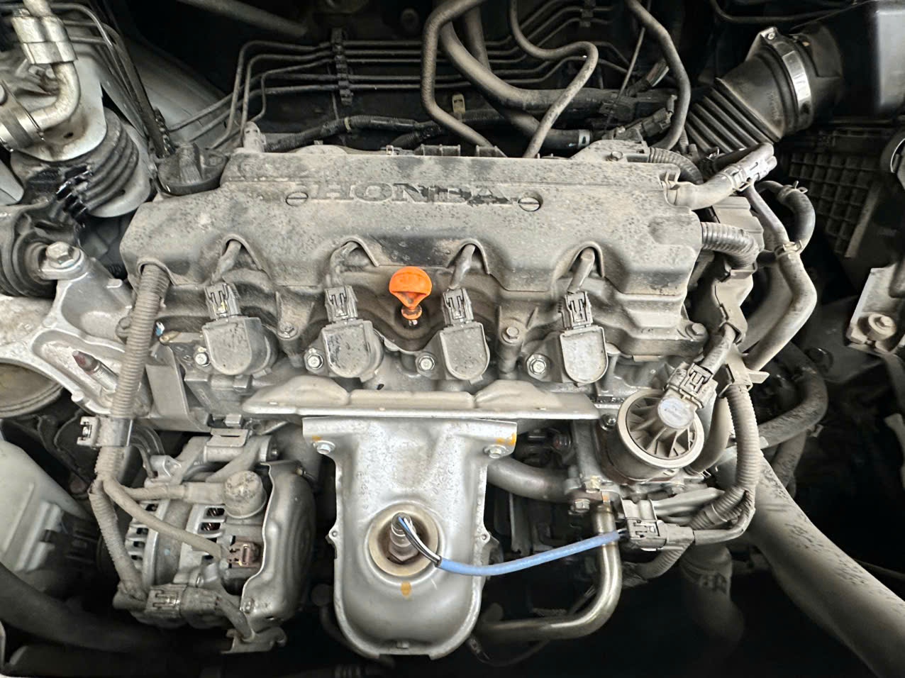 Honda CRV 2.0 AT 2017 - Khoang động cơ 3