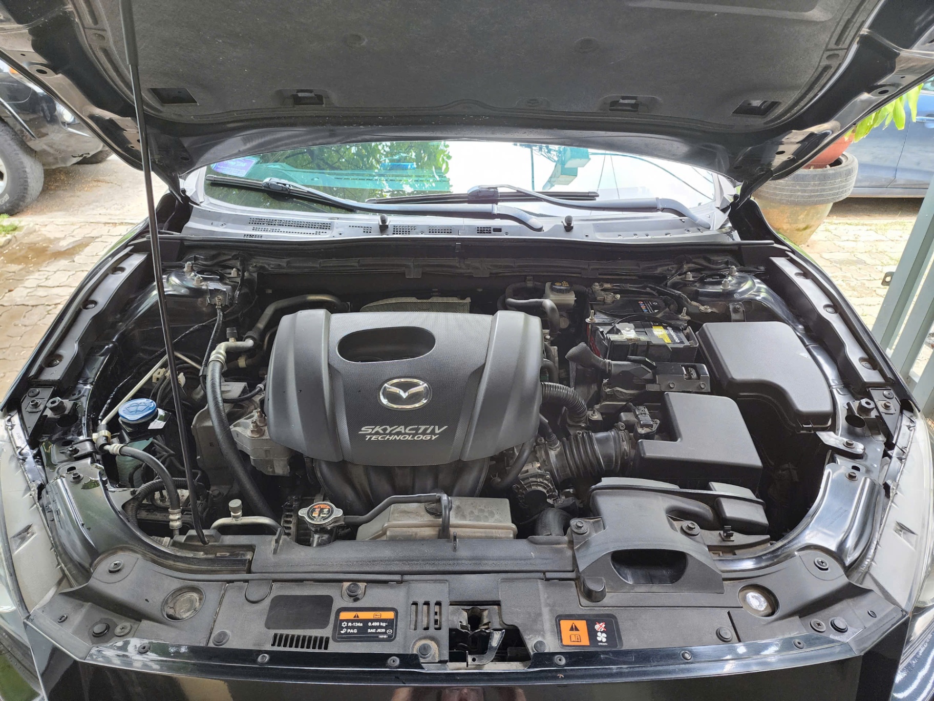 Mazda 3 1.5 AT 2016 - Khoang động cơ 1