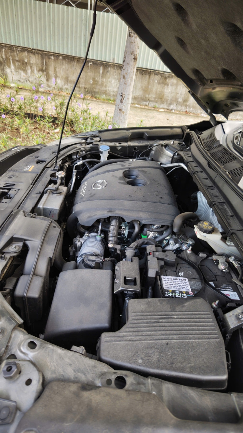 Mazda Cx5 Premium 2.0 AT 2022 - Khoang động cơ 2