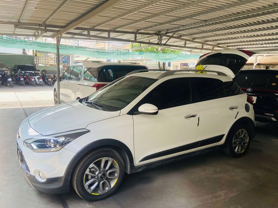 Hyundai i20 Active 1.4 AT 2015 - Ngoại thất 4