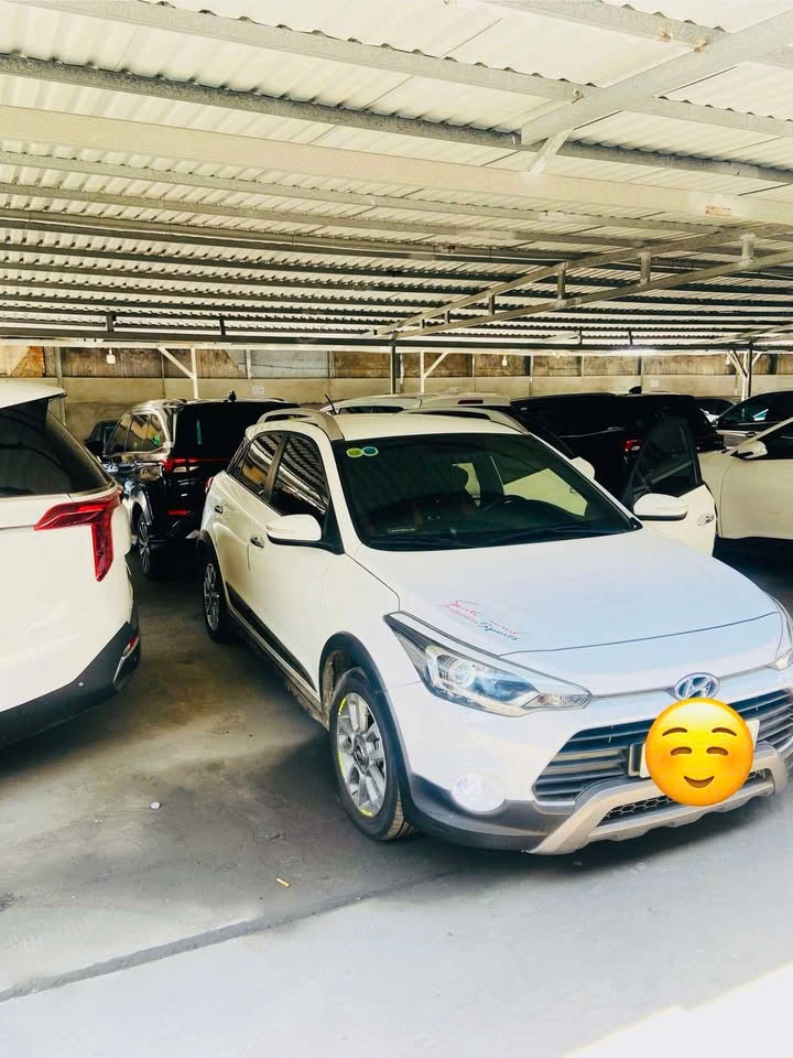Hyundai i20 Active 1.4 AT 2015 - Ngoại thất 5