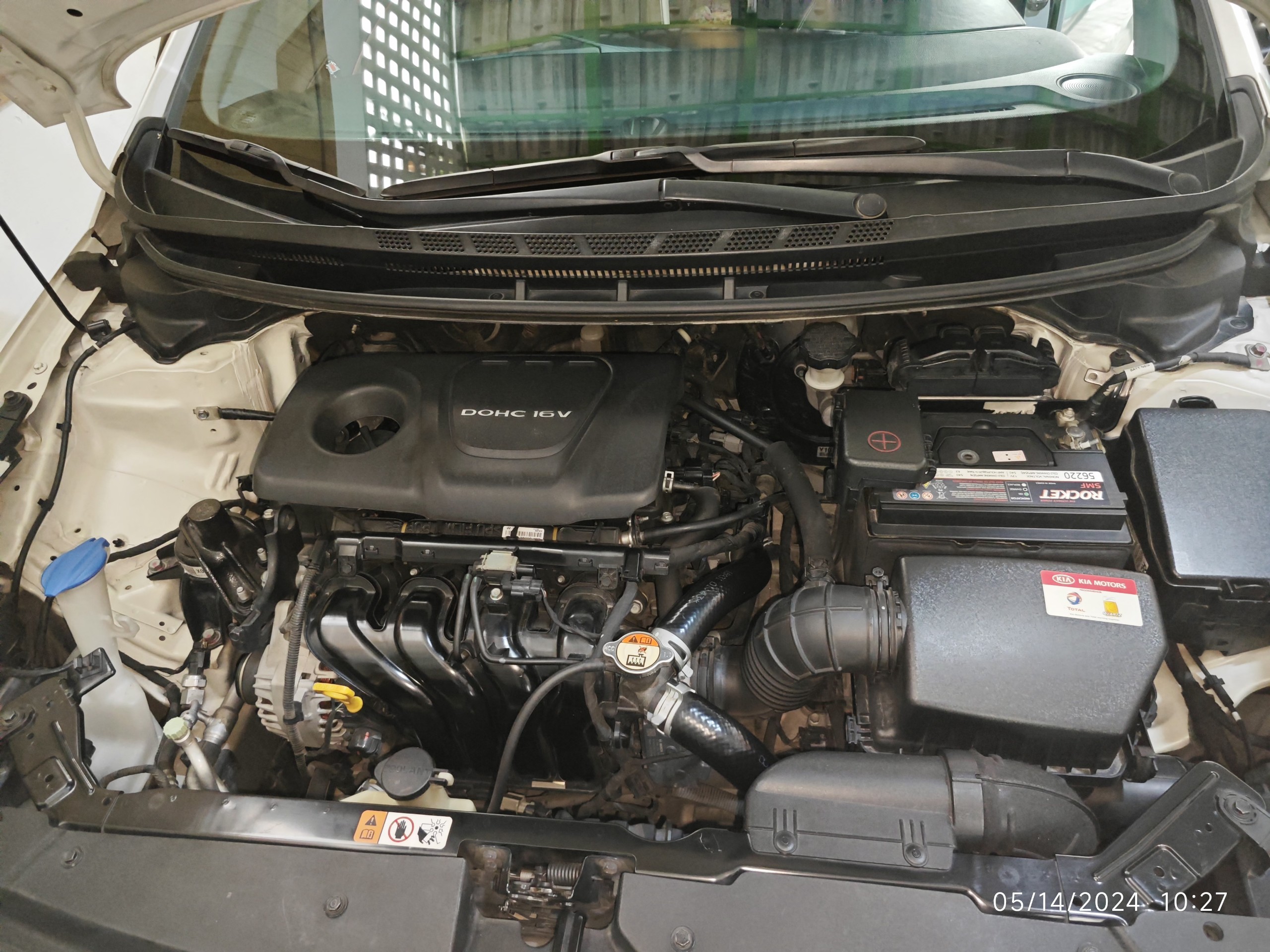 Kia Cerato 1.6 AT 2018 - Khoang động cơ 1
