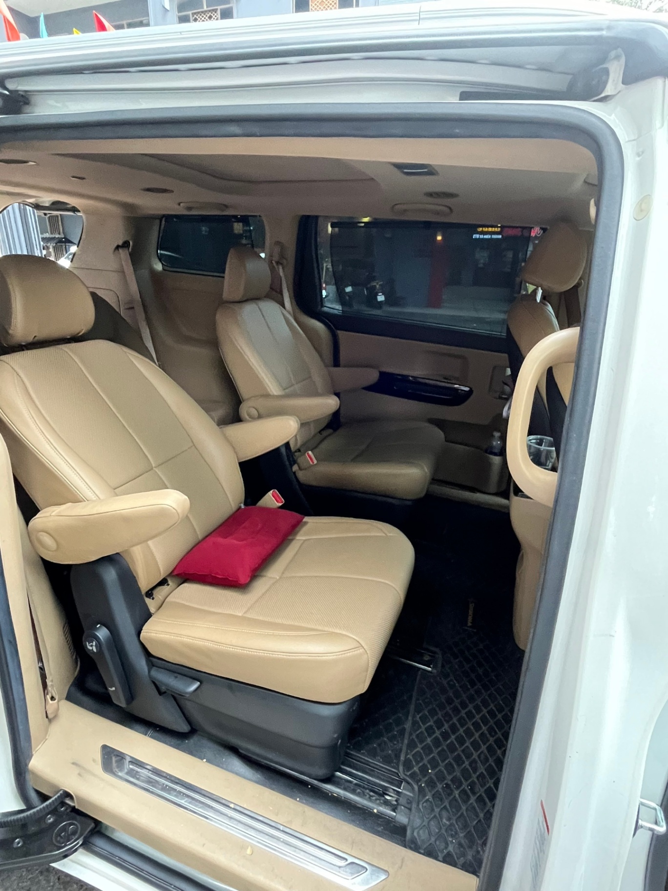 Kia Sedona 2.2 DAT Luxury 2019 - Nội thất 4