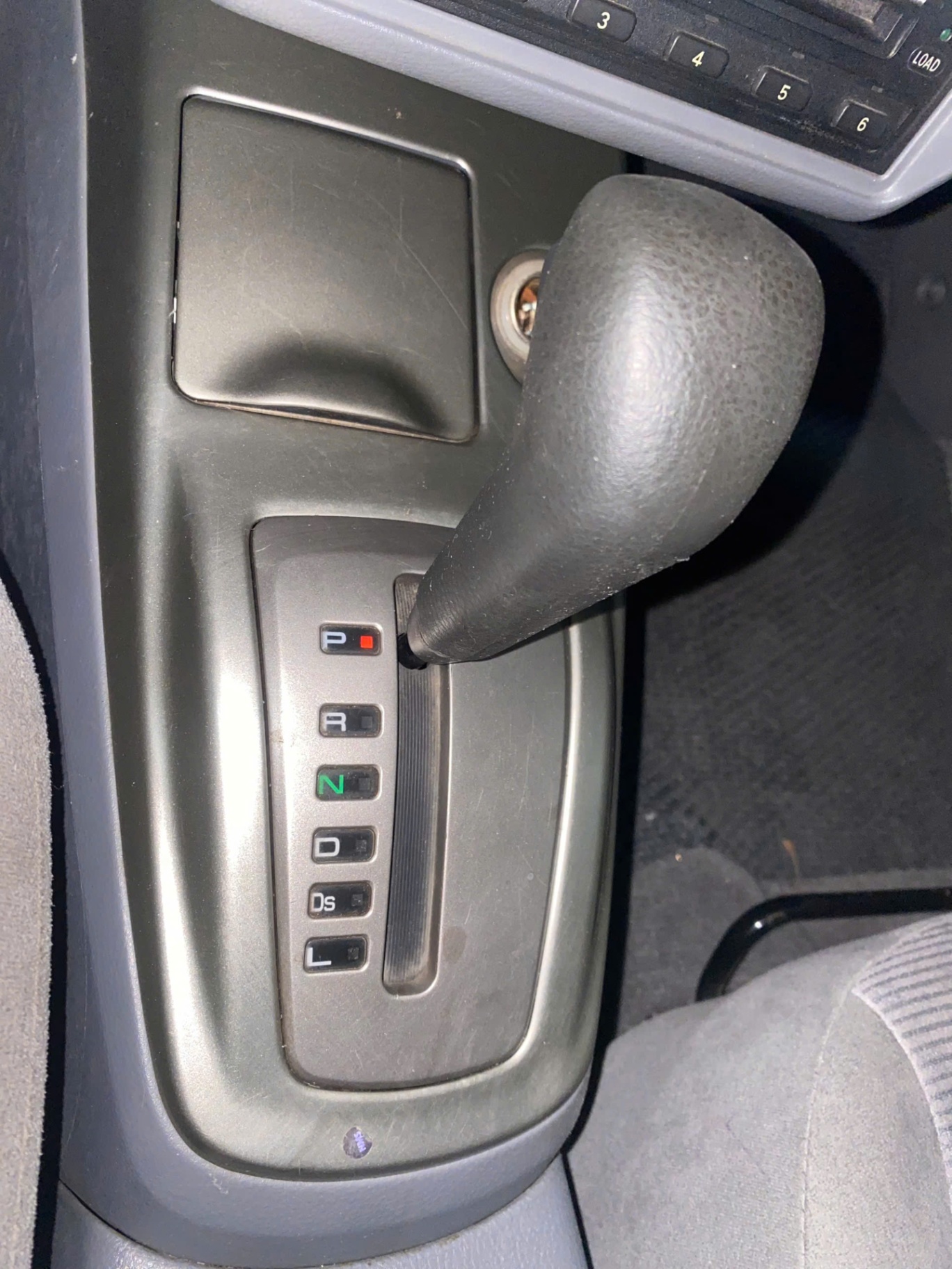 Mitsubishi Lancer Gala GLX 1.6AT 2004 - Nội thất 3