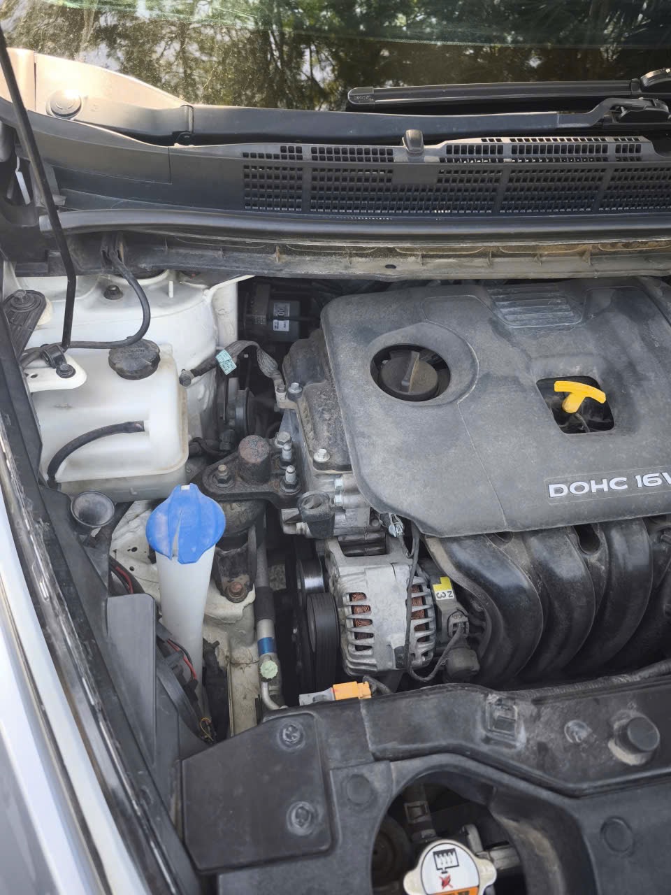 Kia Rondo 2019 GAT Deluxe - Khoang động cơ 2