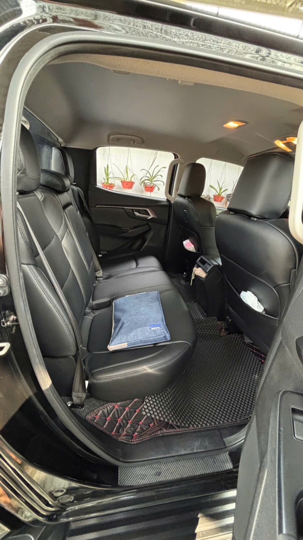 Isuzu Dmax LS 1.9L 4x2 AT 2022 - Nội thất 1