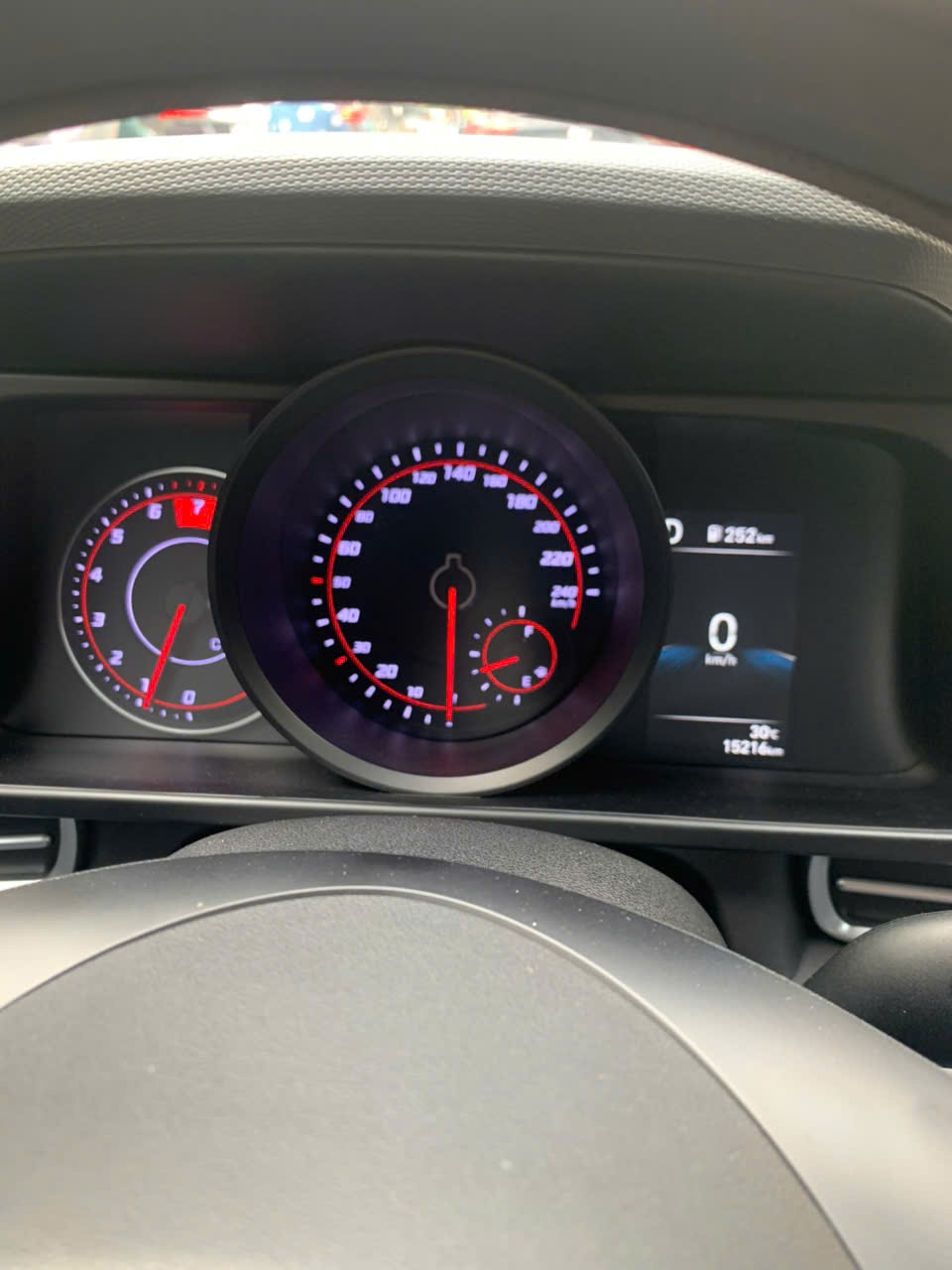 Hyundai Elantra 1.6 AT 2022 - Nội thất 3