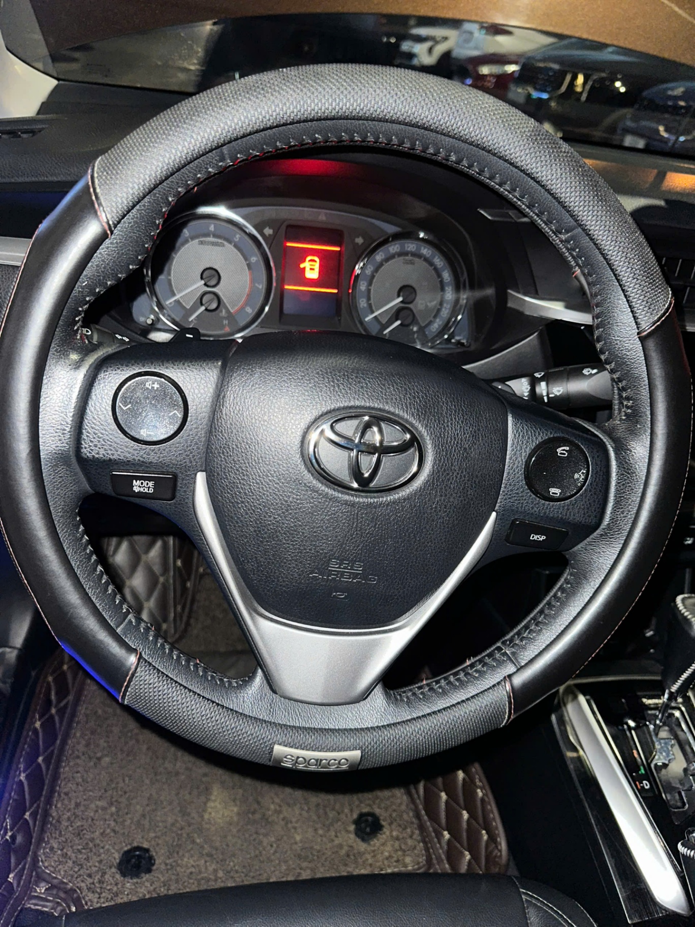 Toyota Corolla altis 2.0V 2015 - Nội thất 5