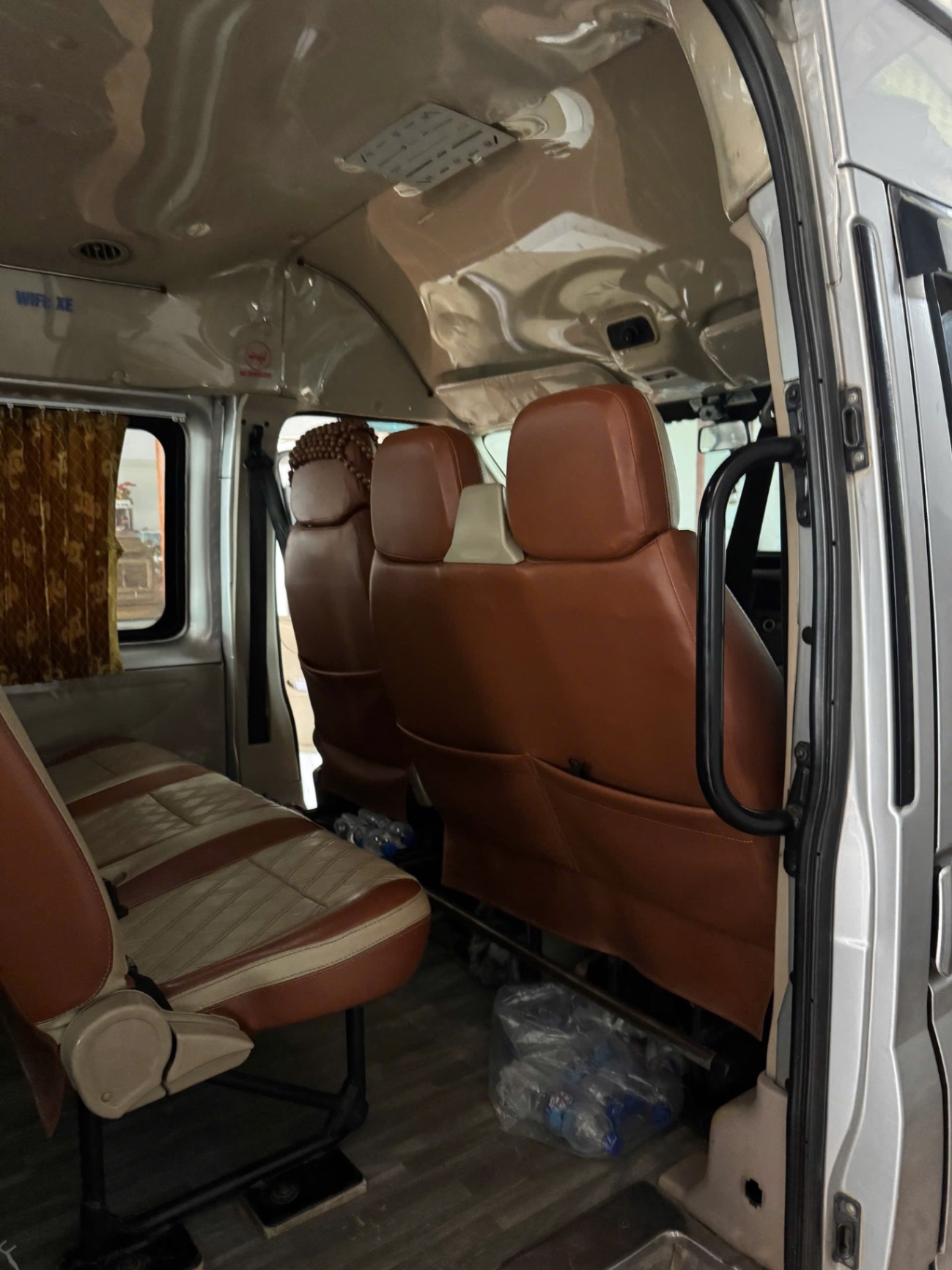 Ford Transit Standard MID 2016 - Nội thất 4