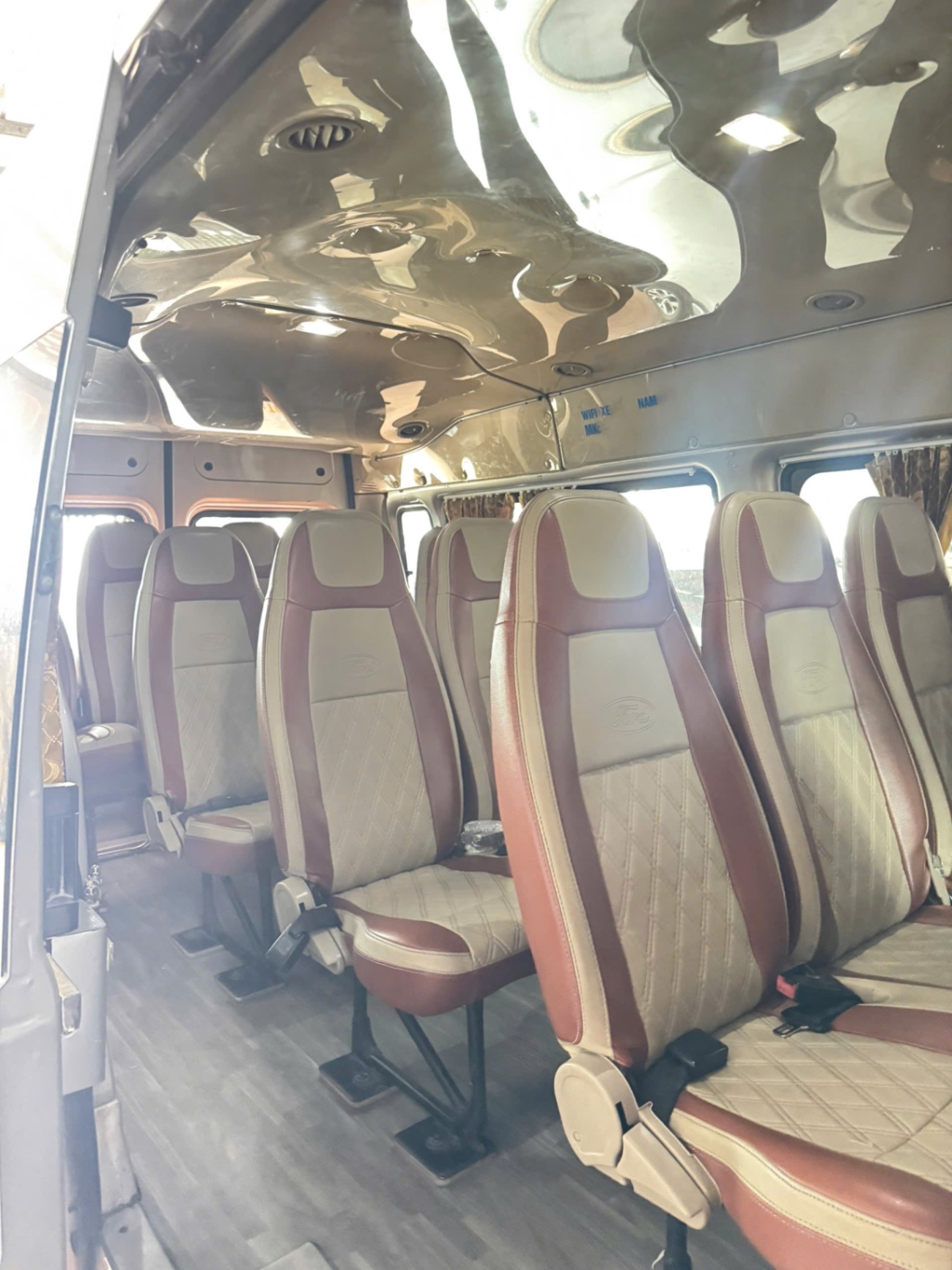 Ford Transit Standard MID 2016 - Nội thất 3