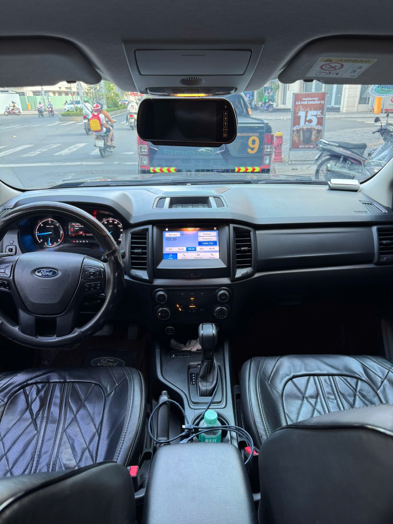 Ford Ranger XLS 2.2L 4x2 AT 2019 - Nội thất 1