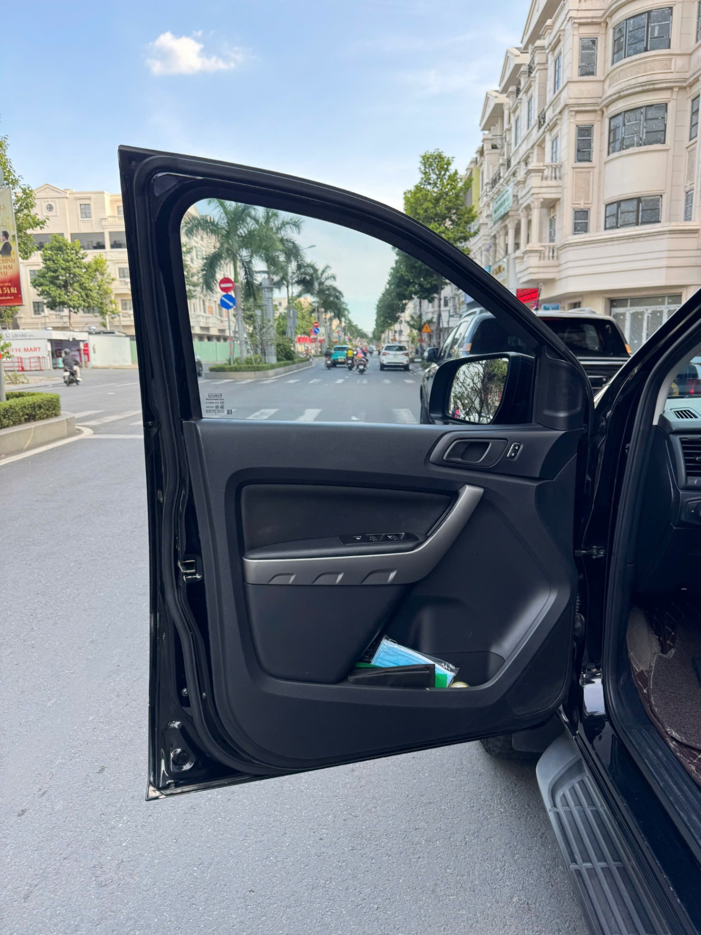 Ford Ranger XLS 2.2L 4x2 AT 2019 - Nội thất 4