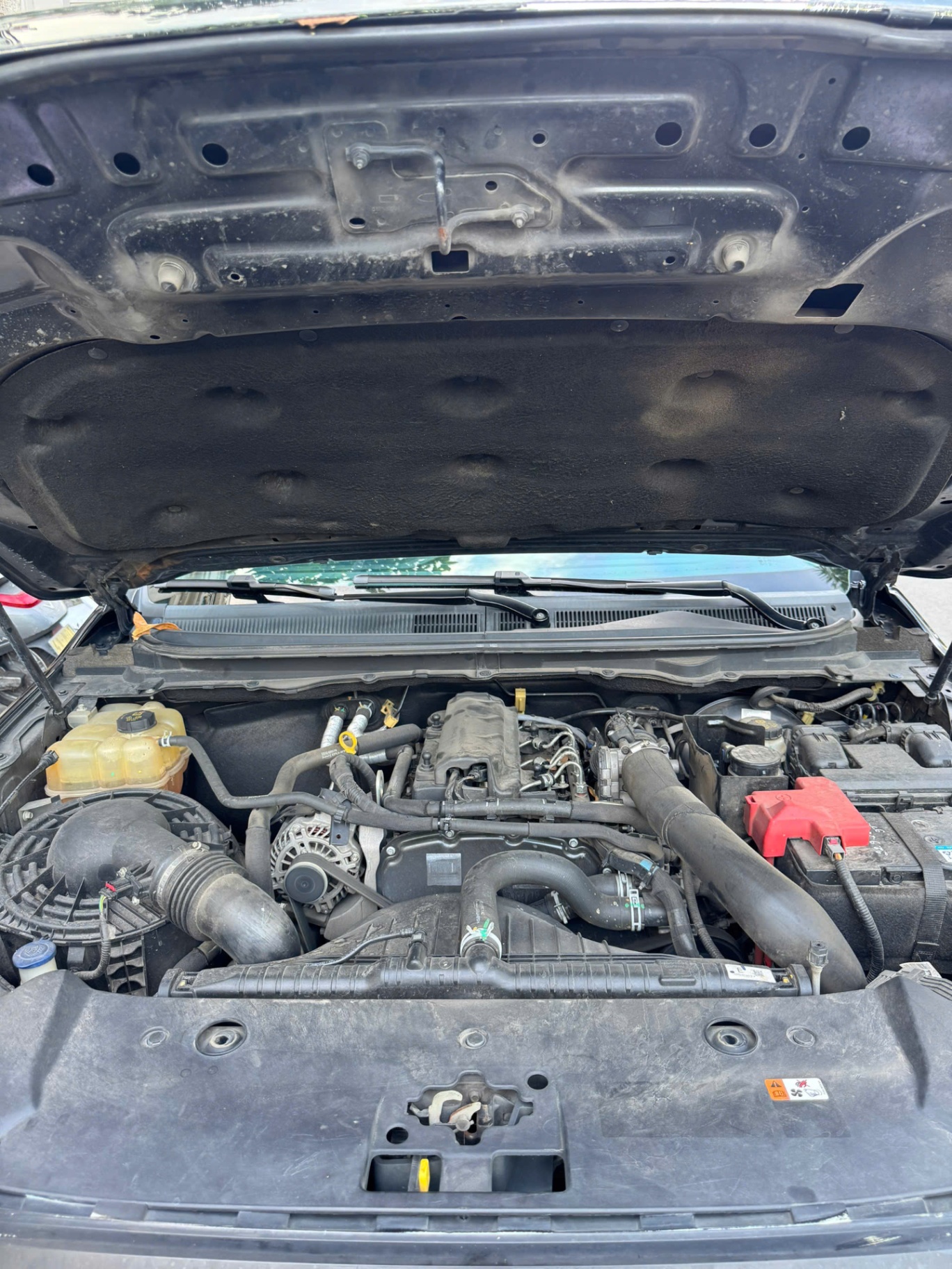 Ford Ranger XLS 2.2L 4x2 AT 2019 - Khoang động cơ 1