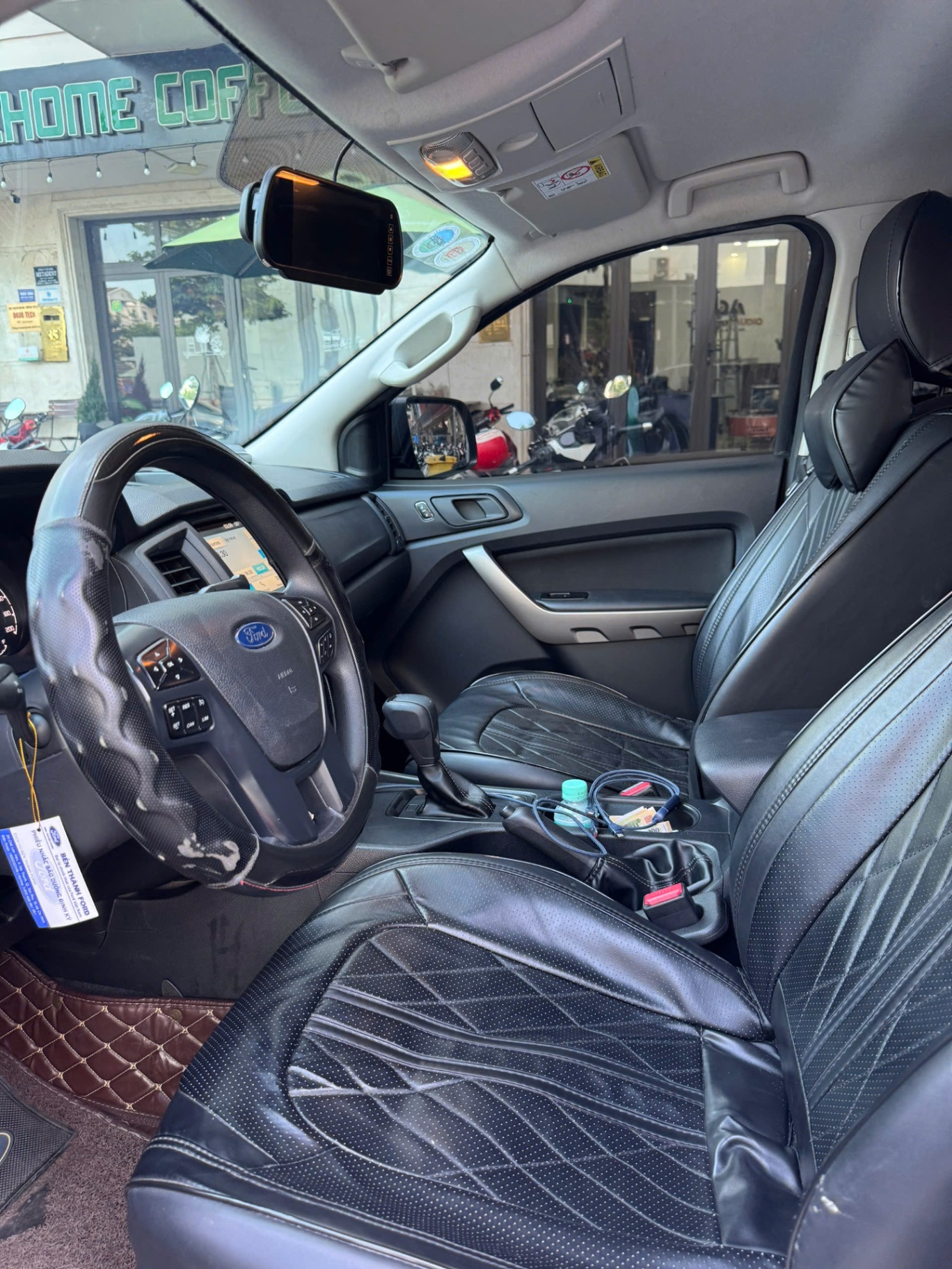 Ford Ranger XLS 2.2L 4x2 AT 2019 - Nội thất 9