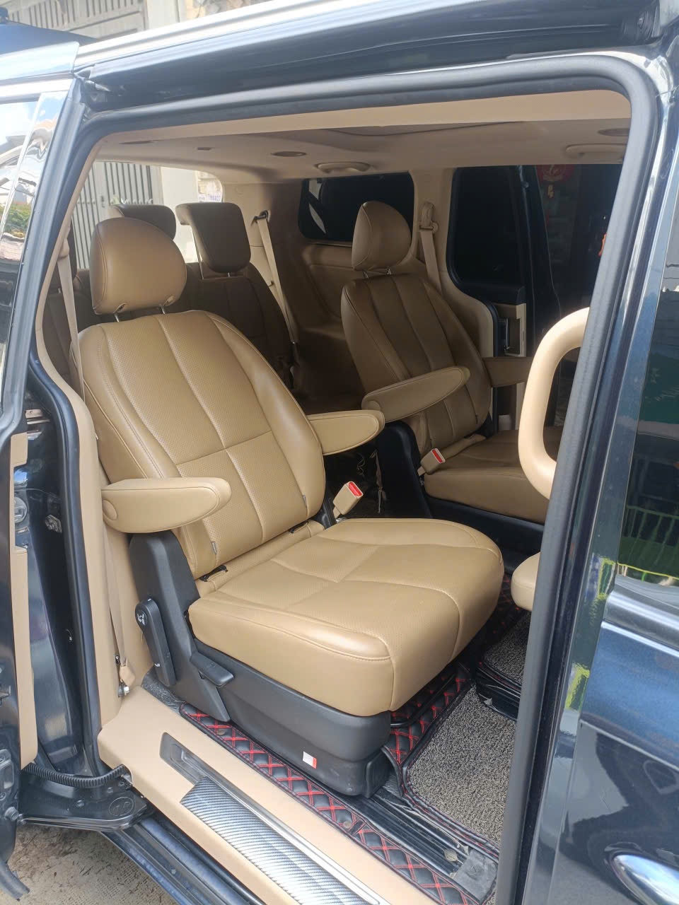 Kia Sedona 2.2 DAT Luxury 2021 - Nội thất 4