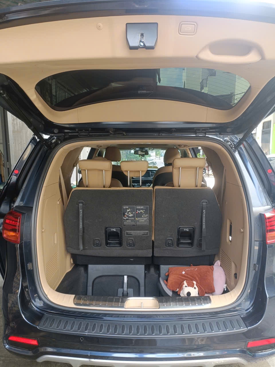 Kia Sedona 2.2 DAT Luxury 2021 - Nội thất 6